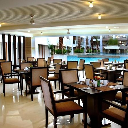 Stylish 2 Bedroom Penthouse Apt, Newly Refreshed, 50 Mbps, Pool, Gym, Resto 庫塔 外观 照片