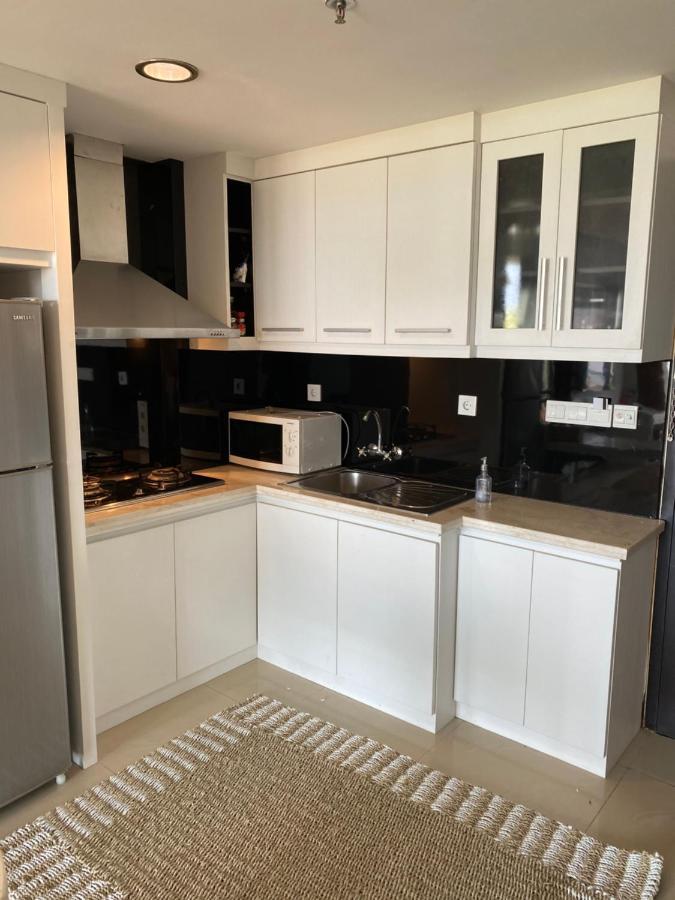 Stylish 2 Bedroom Penthouse Apt, Newly Refreshed, 50 Mbps, Pool, Gym, Resto 庫塔 外观 照片