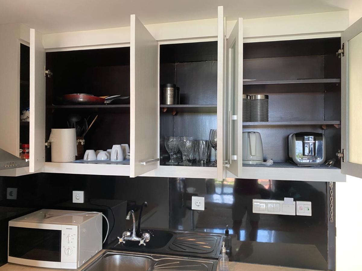 Stylish 2 Bedroom Penthouse Apt, Newly Refreshed, 50 Mbps, Pool, Gym, Resto 庫塔 外观 照片