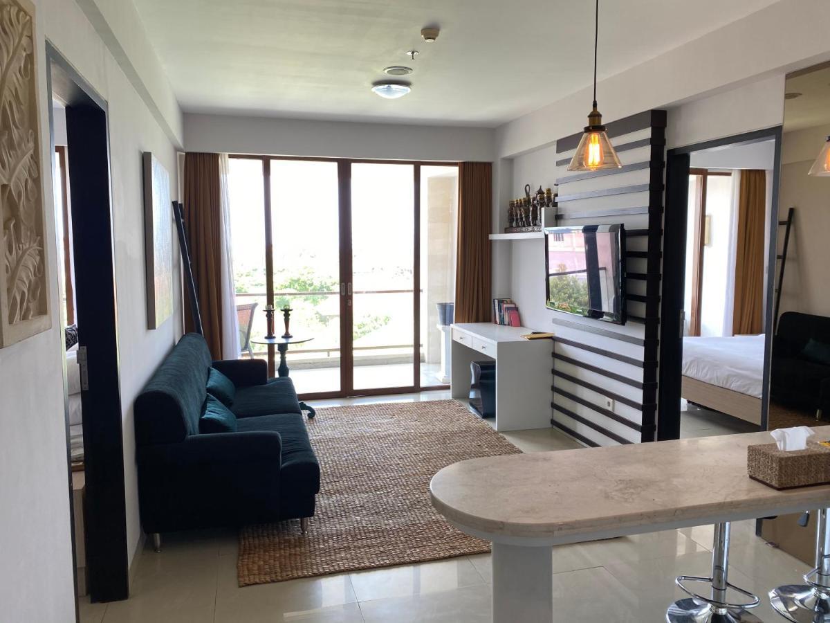 Stylish 2 Bedroom Penthouse Apt, Newly Refreshed, 50 Mbps, Pool, Gym, Resto 庫塔 外观 照片