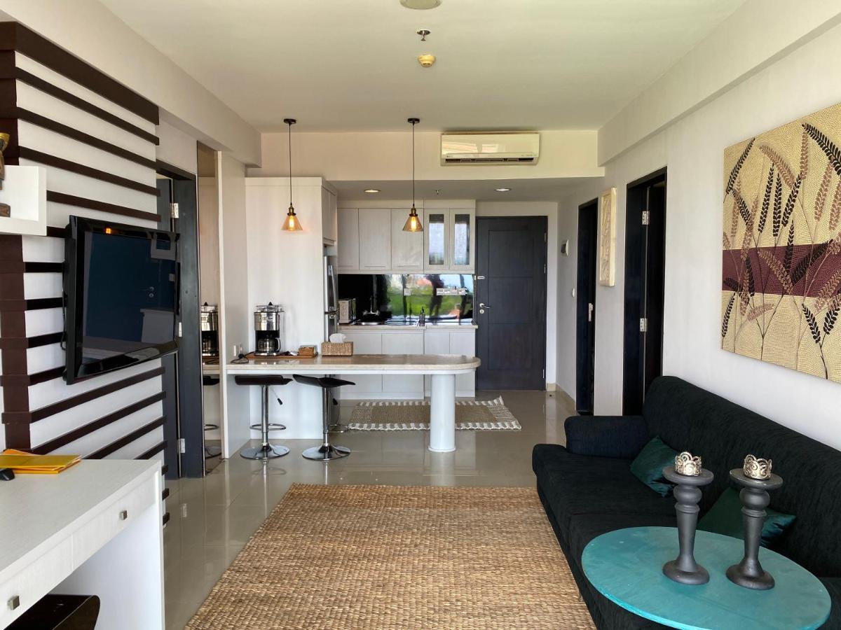 Stylish 2 Bedroom Penthouse Apt, Newly Refreshed, 50 Mbps, Pool, Gym, Resto 庫塔 外观 照片