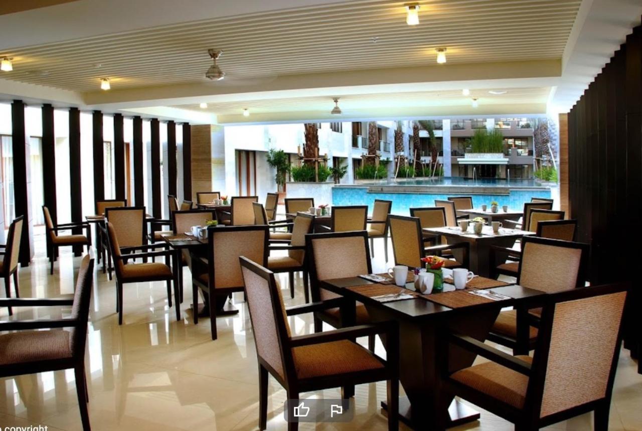 Stylish 2 Bedroom Penthouse Apt, Newly Refreshed, 50 Mbps, Pool, Gym, Resto 庫塔 外观 照片
